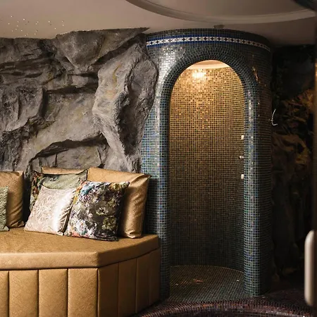 Hotel Tyrol-3